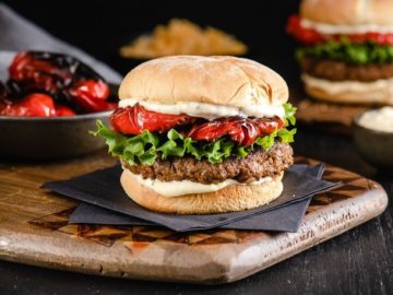 Hamburger with tomatoes and lettuce